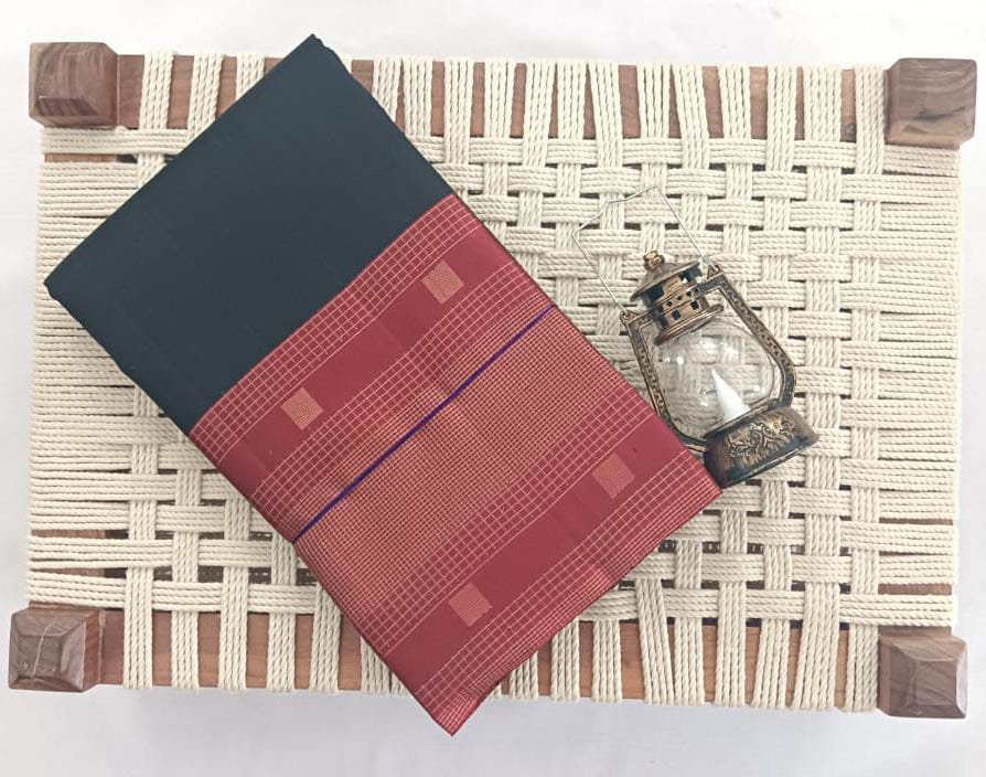 NVDHSS028-Black and Red color Dobby Handloom silk saree