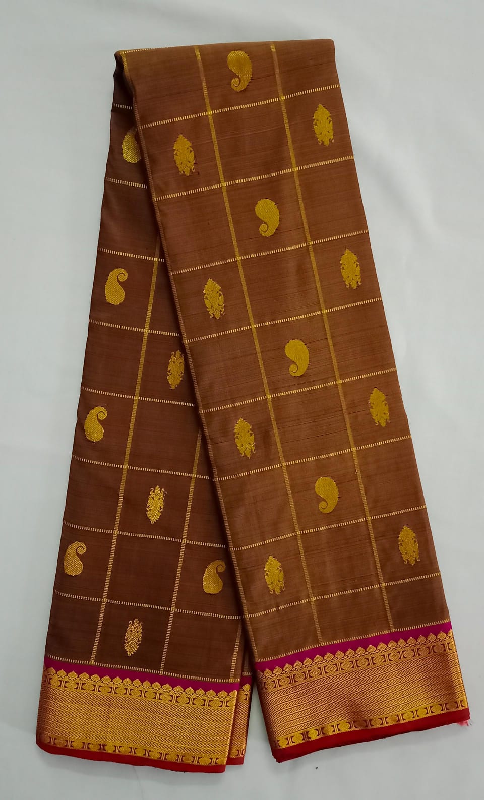 NVBS004 -Kaki and meron colour saree