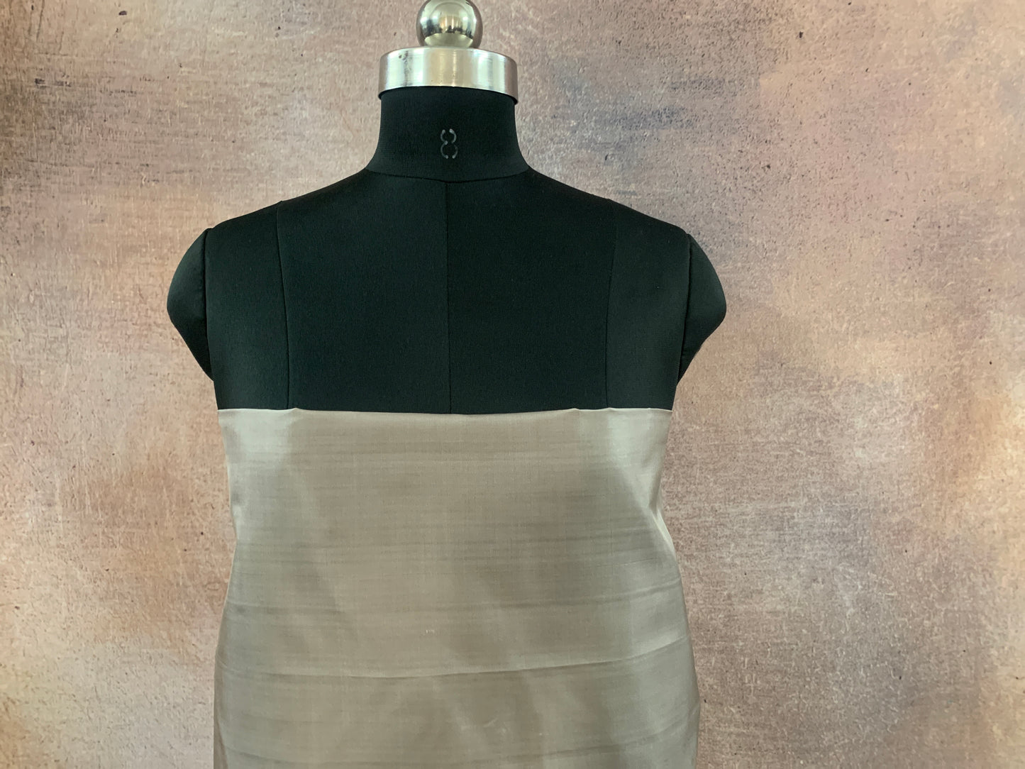 NVHSFA18-Aash Handloom Silk Fabric per meter