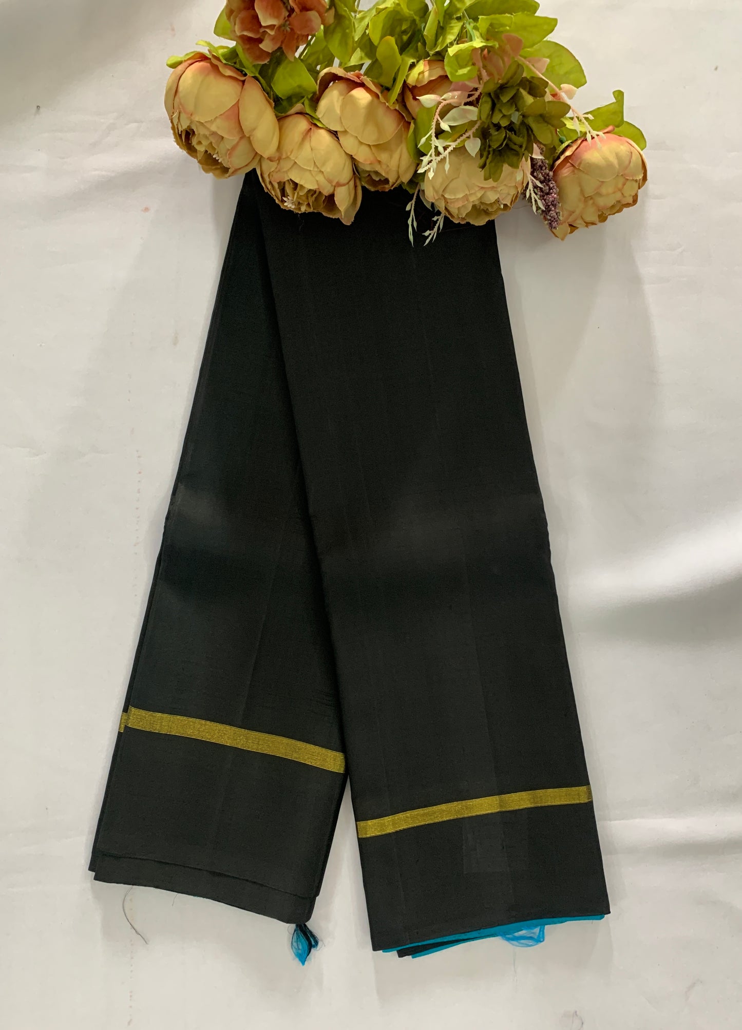 NVDHSB030 Black with Pallu Blue Color Dobby Handloom Silk Saree