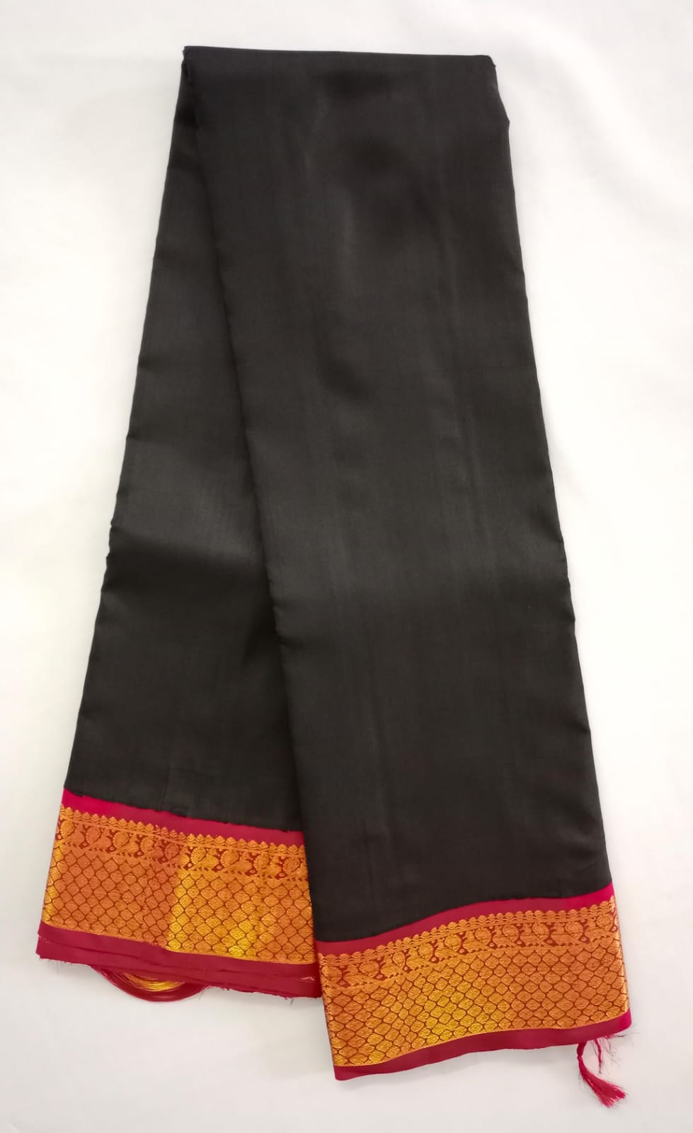 NVBS011-Black and maroon colour saree